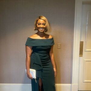 XSCAPE OFF THE SHOULDER PINE GREEN GOWN SIZE:14